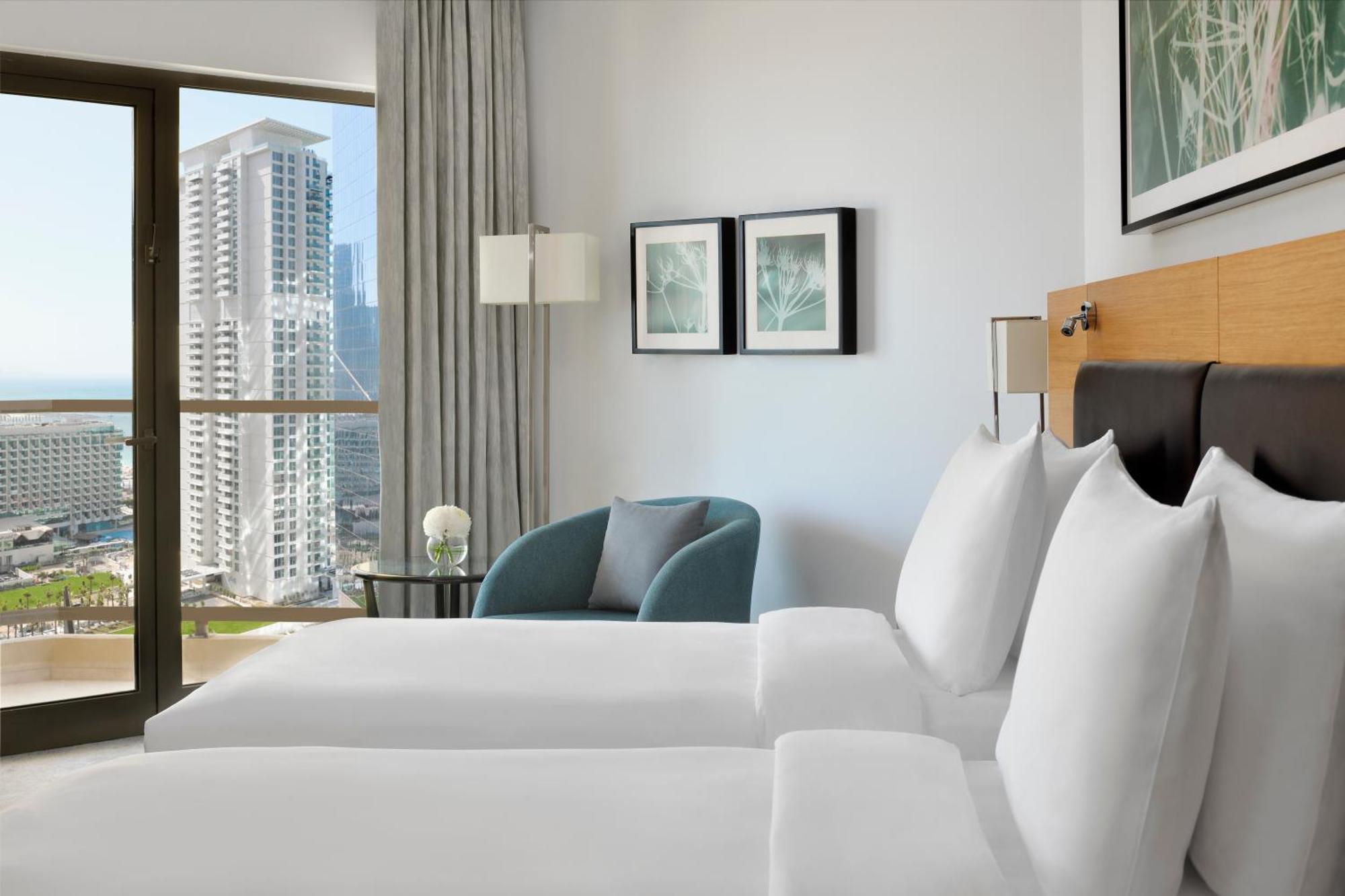 Отель Moevenpick Jumeirah