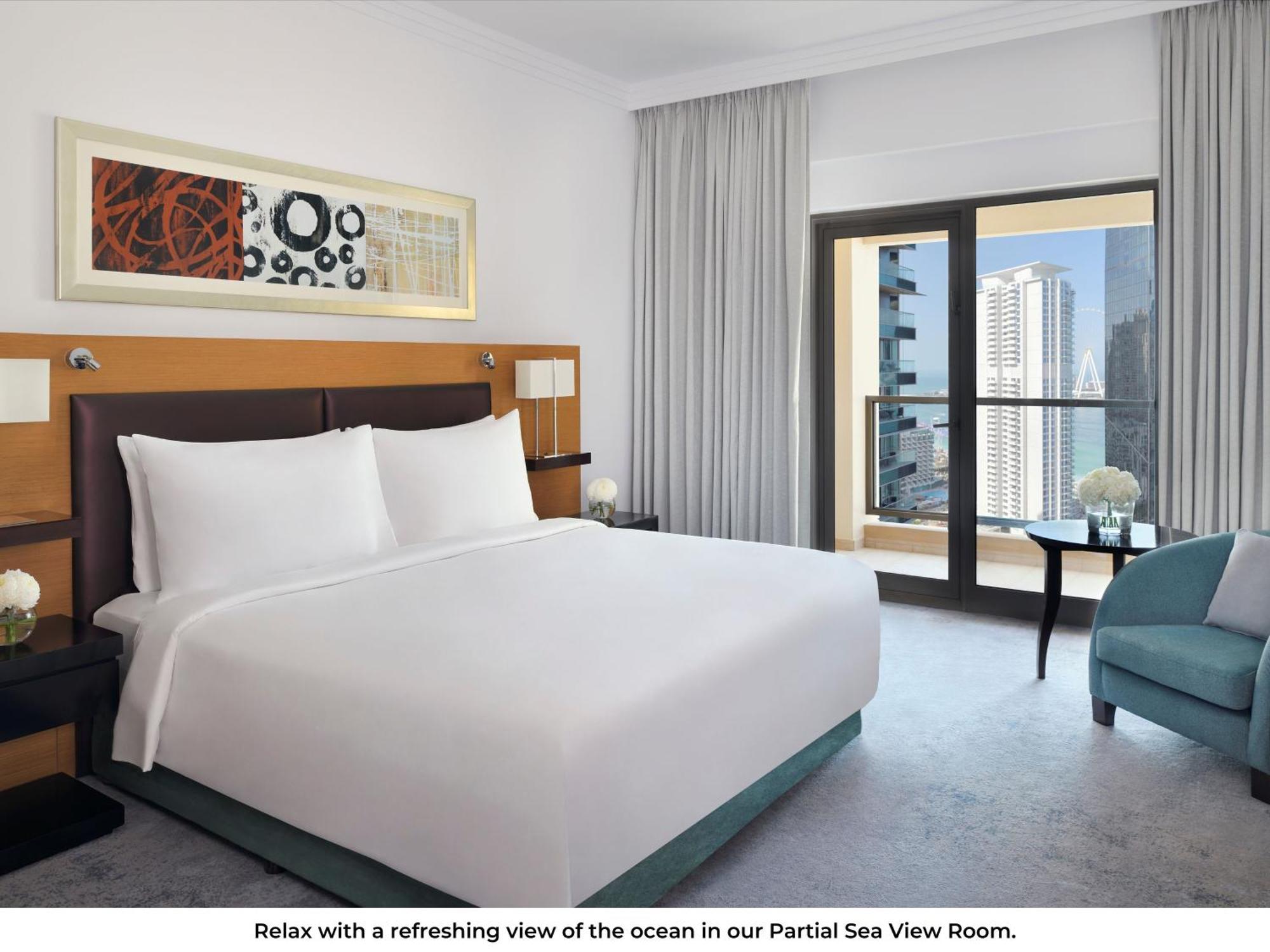 Отель Moevenpick Jumeirah 5*